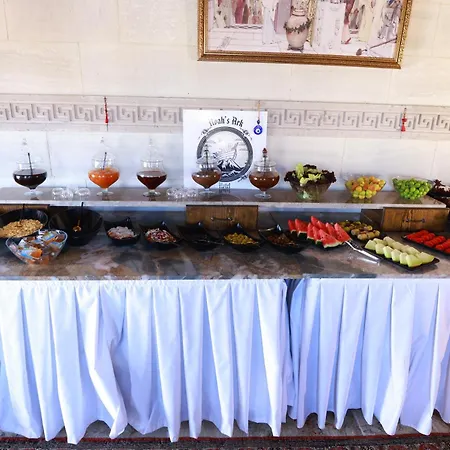 Noah's Ark Cave 호텔