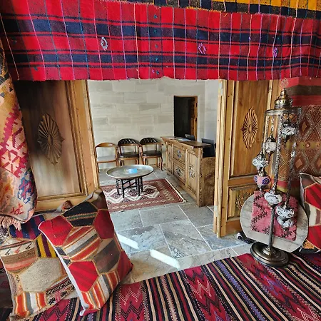 Noah's Ark Cave Hotel 3*