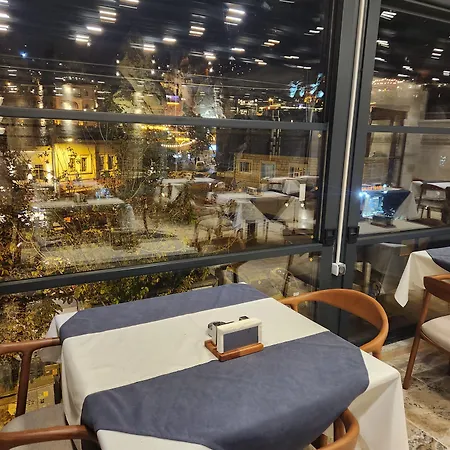 Hotel Noah's Ark Cave