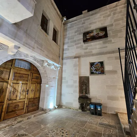 Noah's Ark Cave 호텔